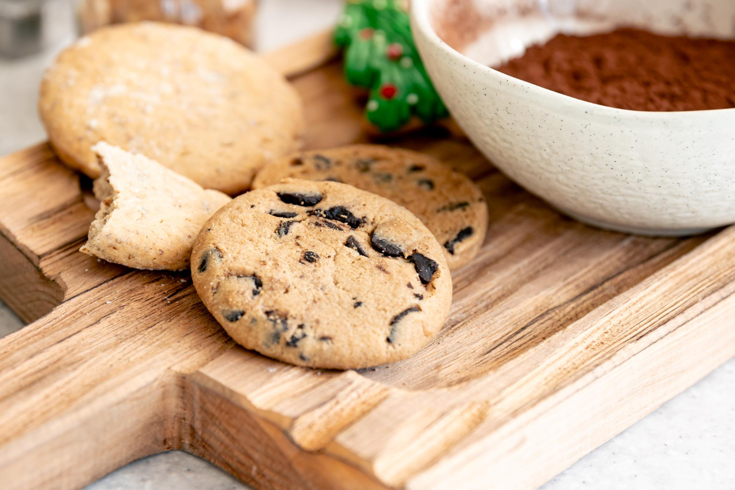 Gluten-free chocolate chip cookies made with almond flour, crispy on the edges and soft in the center